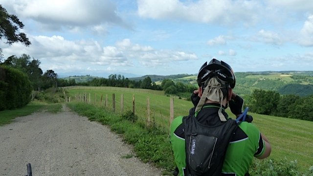 Rando \"A l\'assaut des crêtes et des Chambarans\" à Brezins