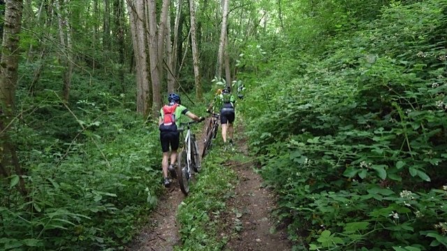 Rando \"A l\'assaut des crêtes et des Chambarans\" à Brezins