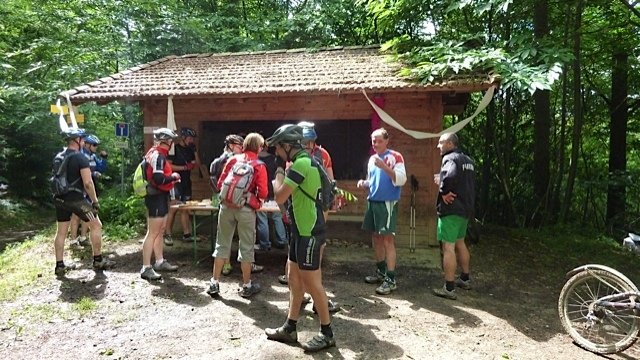 Rando \"A l\'assaut des crêtes et des Chambarans\" à Brezins