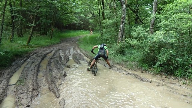 Rando \"A l\'assaut des crêtes et des Chambarans\" à Brezins