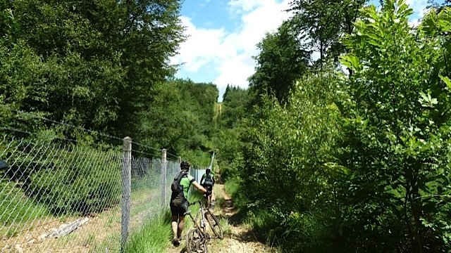 Rando \"A l\'assaut des crêtes et des Chambarans\" à Brezins