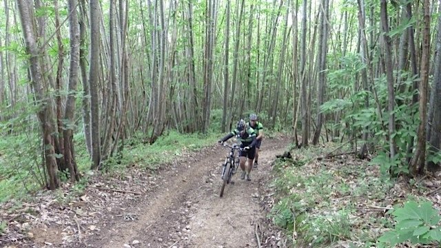 Rando \"A l\'assaut des crêtes et des Chambarans\" à Brezins