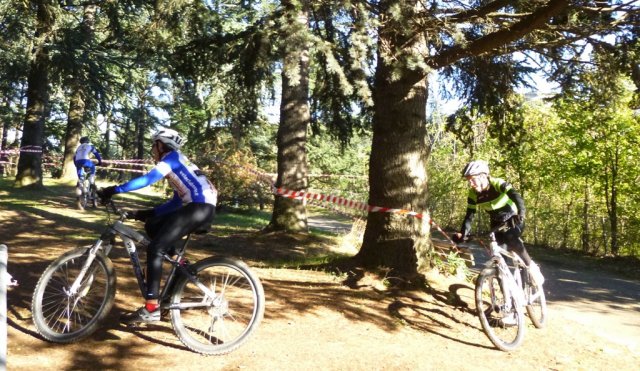 Lundi 11 novembre 2013 - Ecole - cyclo-cross de Parilly